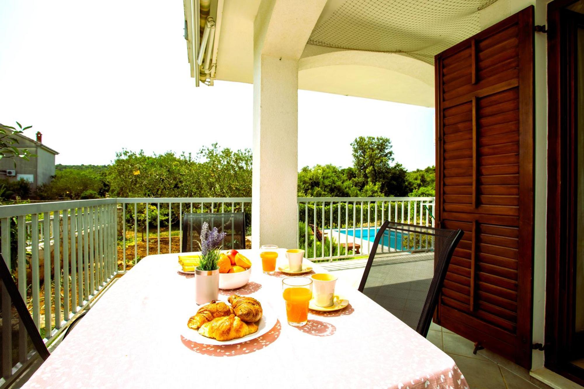 Holiday House Nena With Pool Vinisce ภายนอก รูปภาพ