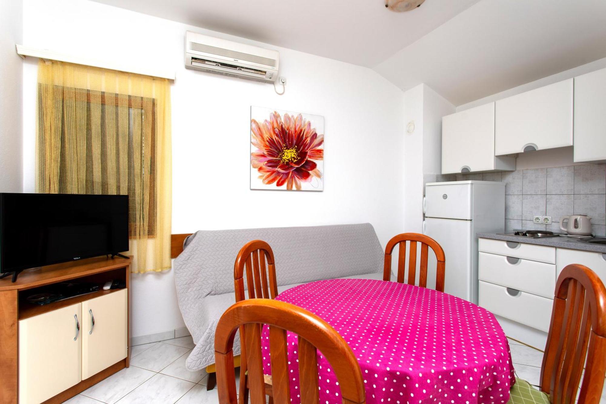 Holiday House Nena With Pool Vinisce ภายนอก รูปภาพ