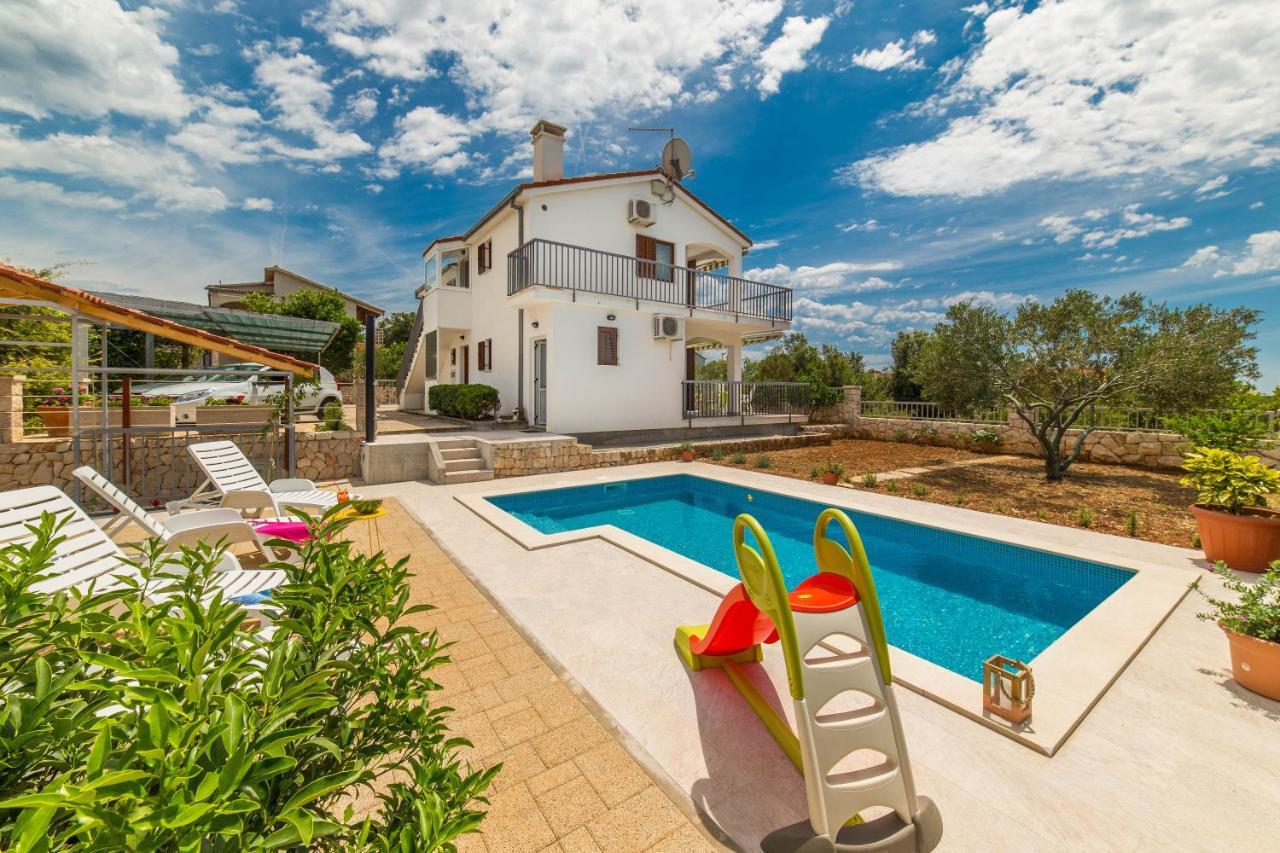 Holiday House Nena With Pool Vinisce ภายนอก รูปภาพ